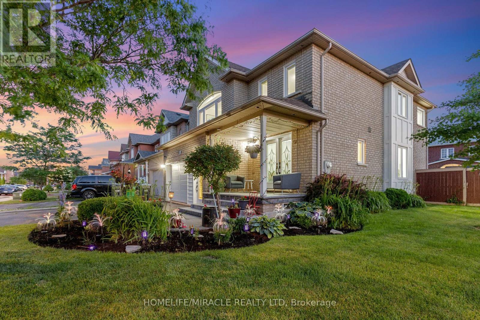 44 Newark Way, Brampton, Ontario  L7A 2W8 - Photo 8 - W12439403