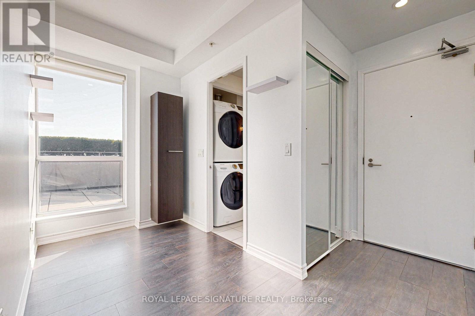 1012 - 15 James Finlay Way, Toronto, Ontario  M3M 0B3 - Photo 13 - W12439407