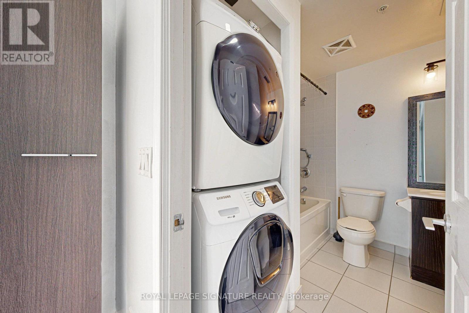 1012 - 15 James Finlay Way, Toronto, Ontario  M3M 0B3 - Photo 17 - W12439407