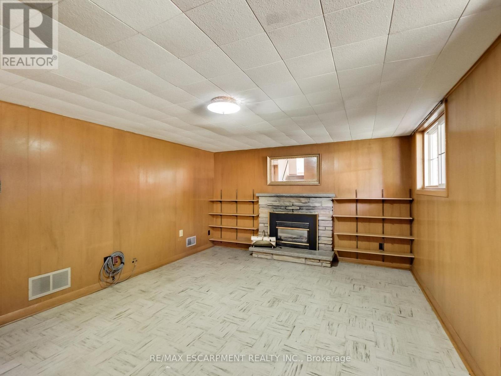 558 Parkside Crescent, Burlington, Ontario  L7L 4G9 - Photo 33 - W12439423