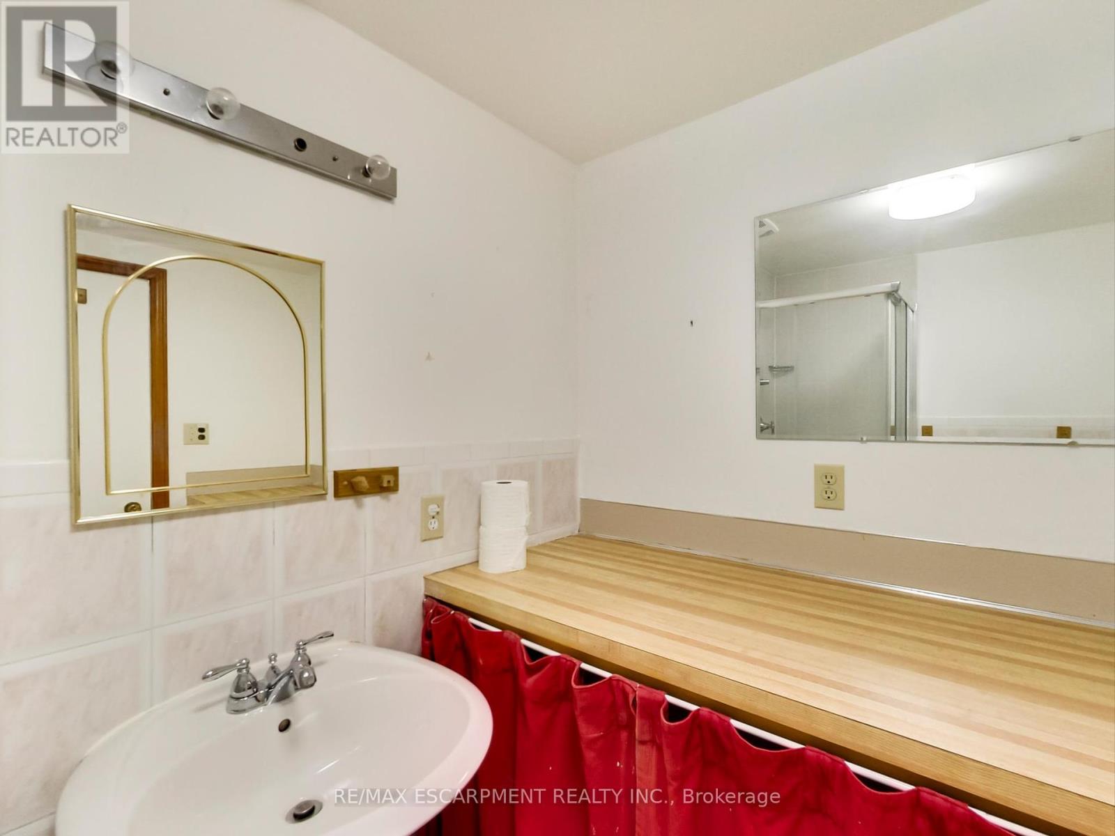 558 Parkside Crescent, Burlington, Ontario  L7L 4G9 - Photo 40 - W12439423