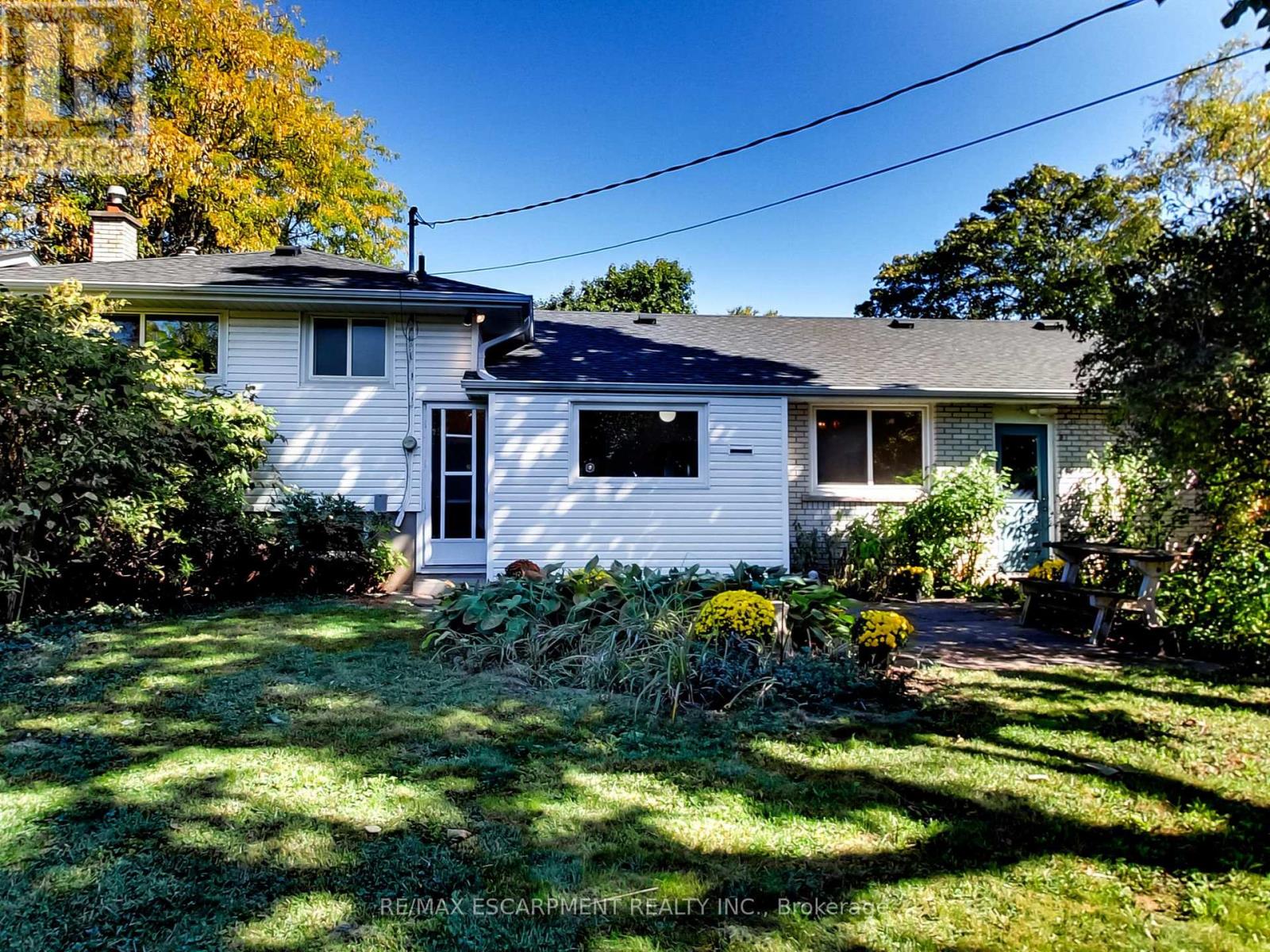 558 Parkside Crescent, Burlington, Ontario  L7L 4G9 - Photo 47 - W12439423