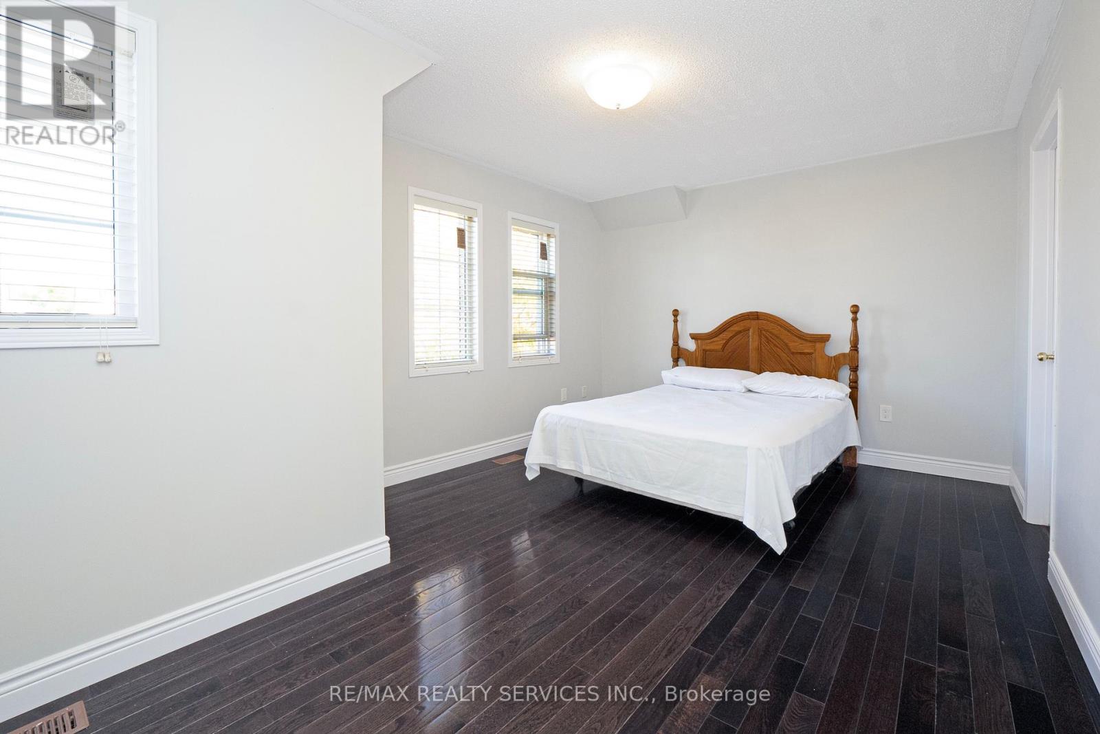 14 Foxmere Road, Brampton, Ontario  L7A 1S6 - Photo 24 - W12439444