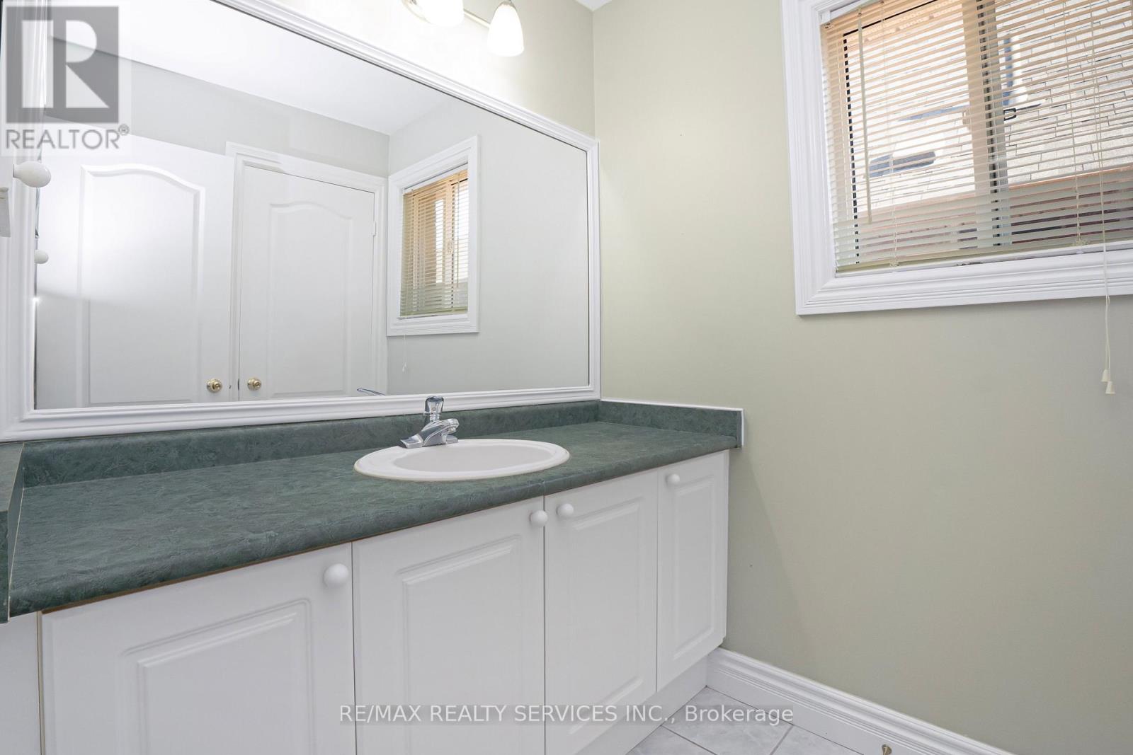 14 Foxmere Road, Brampton, Ontario  L7A 1S6 - Photo 26 - W12439444