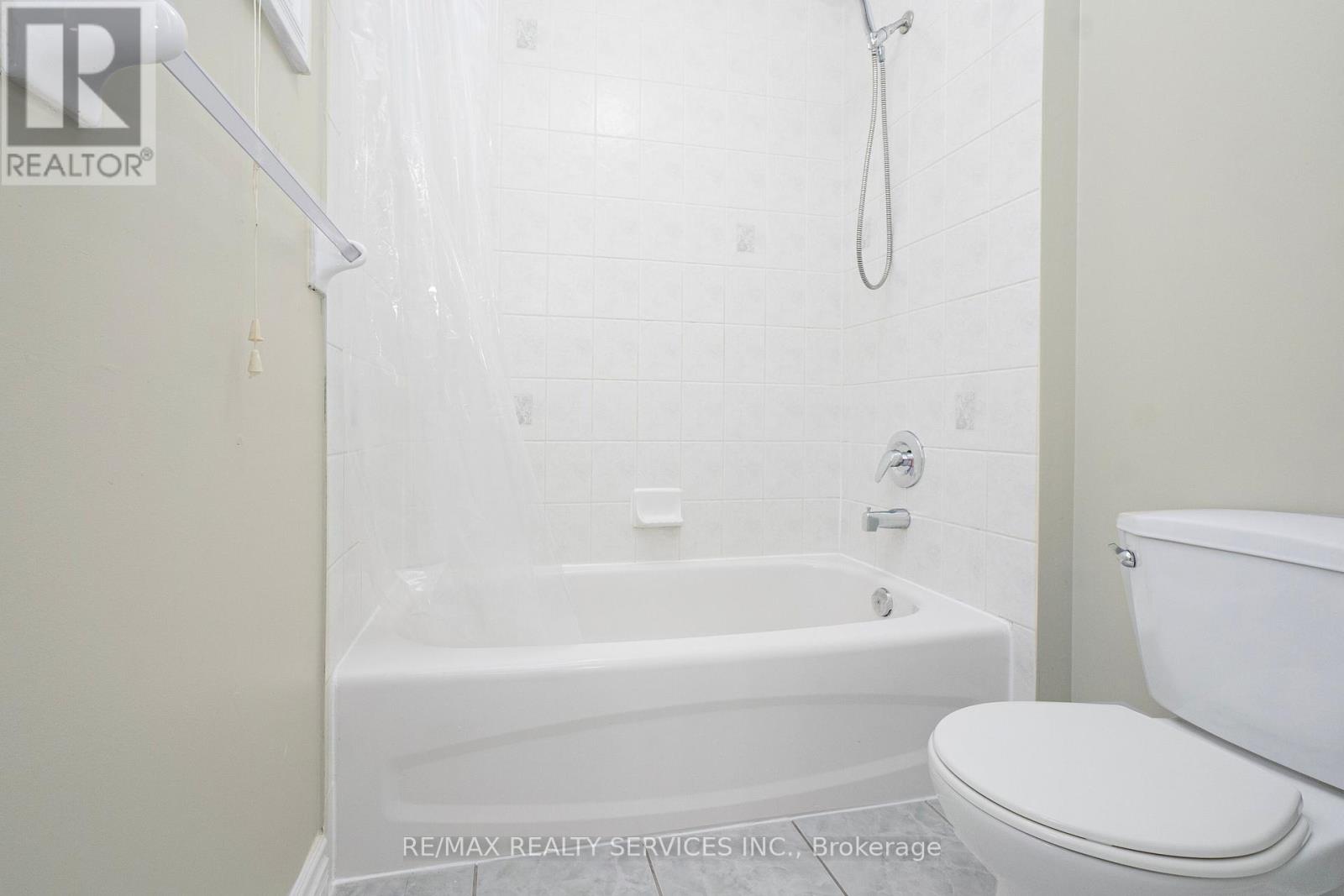 14 Foxmere Road, Brampton, Ontario  L7A 1S6 - Photo 27 - W12439444