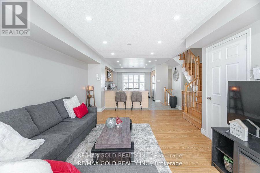 51 - 60 Fairwood Circle, Brampton, Ontario  L6R 0Y6 - Photo 14 - W12439459