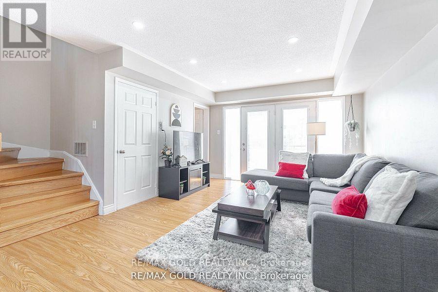 51 - 60 Fairwood Circle, Brampton, Ontario  L6R 0Y6 - Photo 15 - W12439459