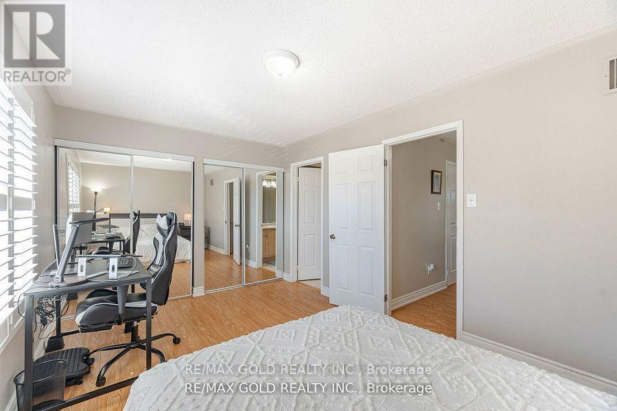 51 - 60 Fairwood Circle, Brampton, Ontario  L6R 0Y6 - Photo 24 - W12439459