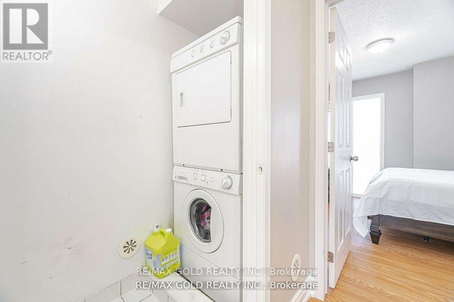 51 - 60 Fairwood Circle, Brampton, Ontario  L6R 0Y6 - Photo 31 - W12439459