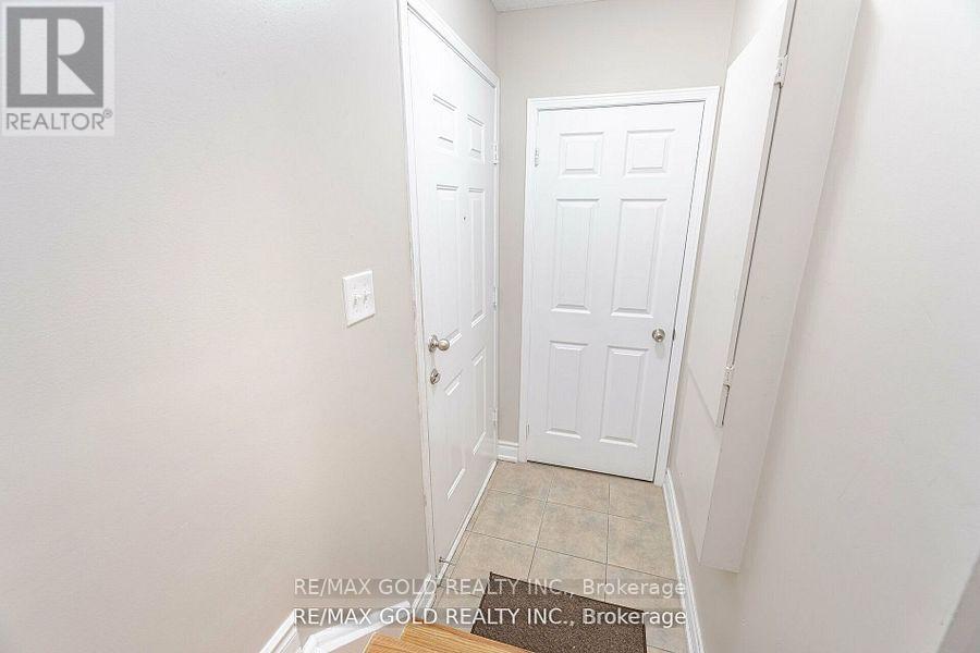 51 - 60 Fairwood Circle, Brampton, Ontario  L6R 0Y6 - Photo 33 - W12439459