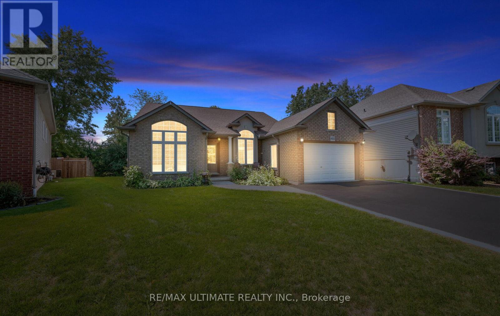 893 Canada Drive, Fort Erie, Ontario  L2A 6E9 - Photo 4 - X12392508