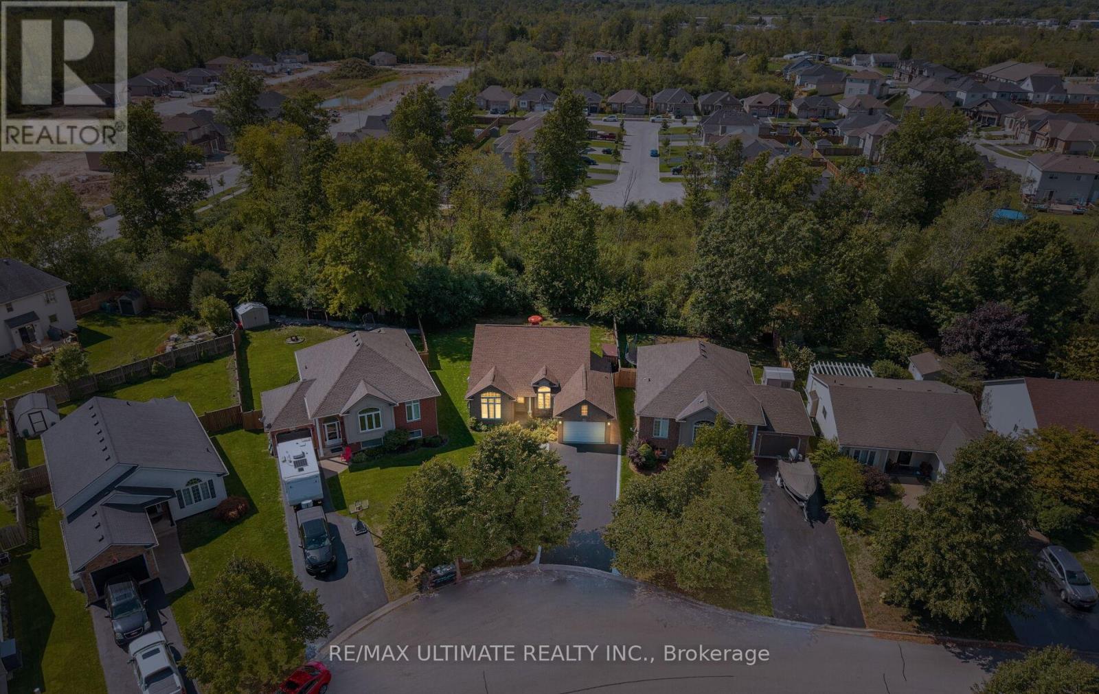 893 Canada Drive, Fort Erie, Ontario  L2A 6E9 - Photo 2 - X12392508