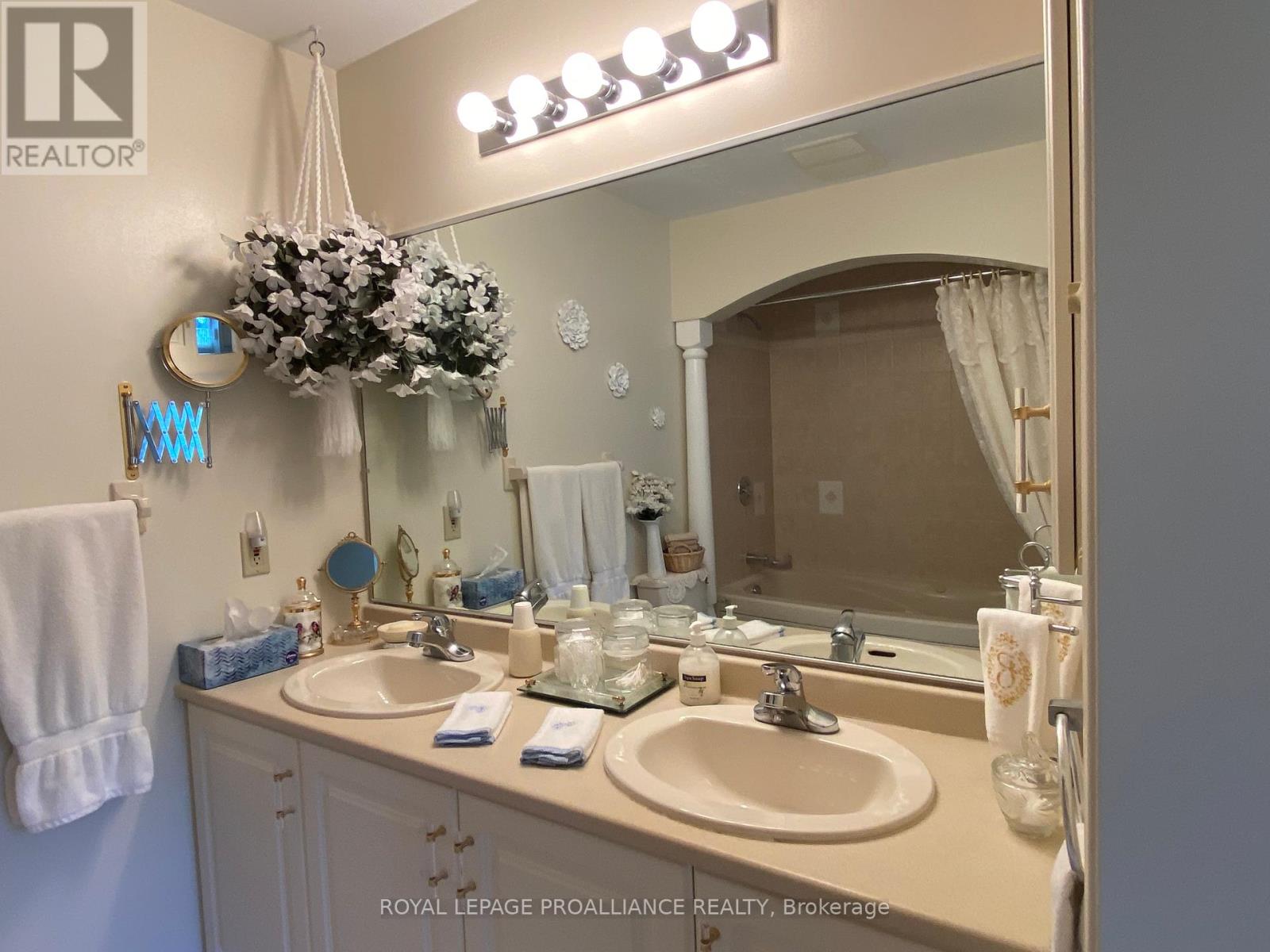 45 Country Club Place, Brockville, Ontario  K6V 6T9 - Photo 19 - X12439662