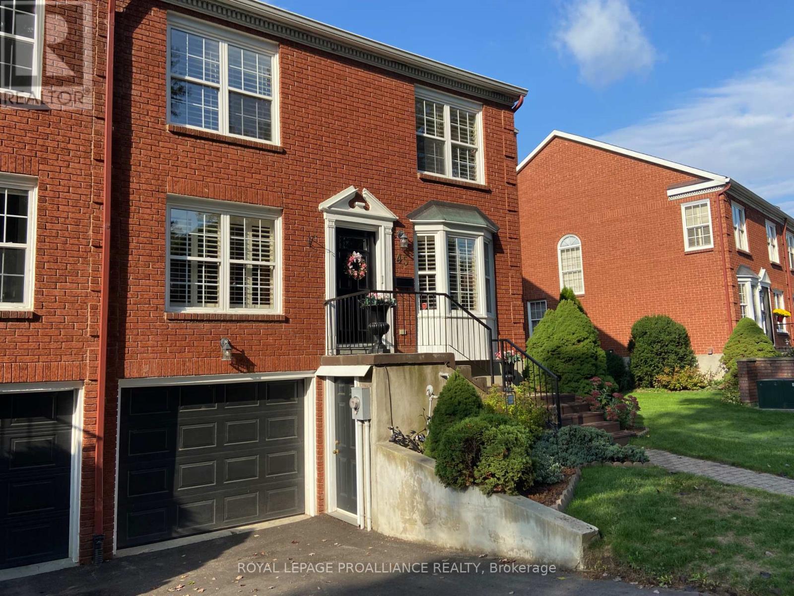 45 Country Club Place, Brockville, Ontario  K6V 6T9 - Photo 2 - X12439662