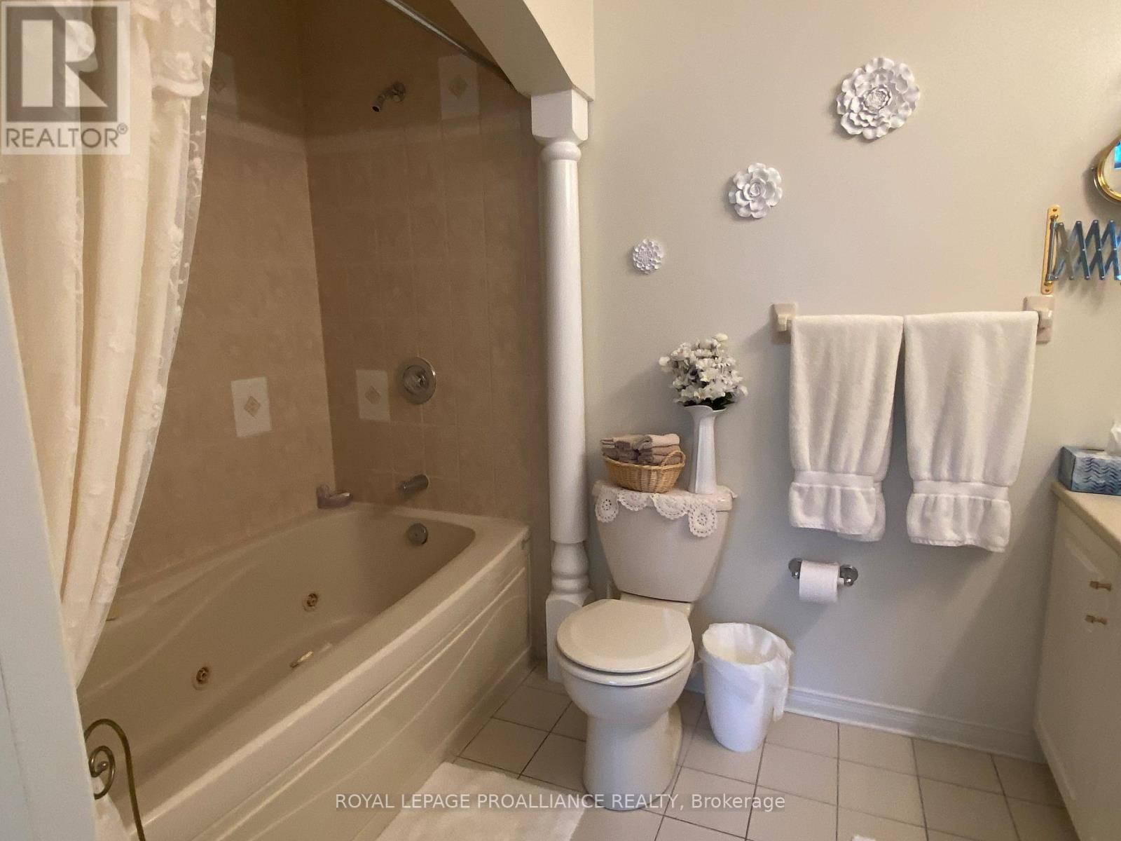 45 Country Club Place, Brockville, Ontario  K6V 6T9 - Photo 20 - X12439662