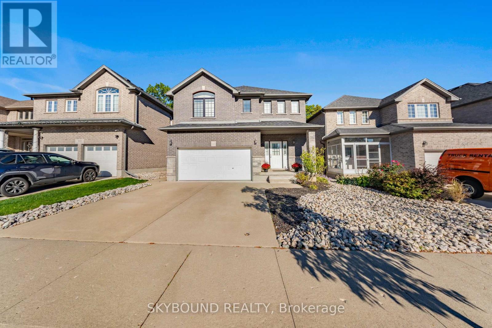 305 Wesley Boulevard, Cambridge, Ontario  N1R 5S2 - Photo 3 - X12439372