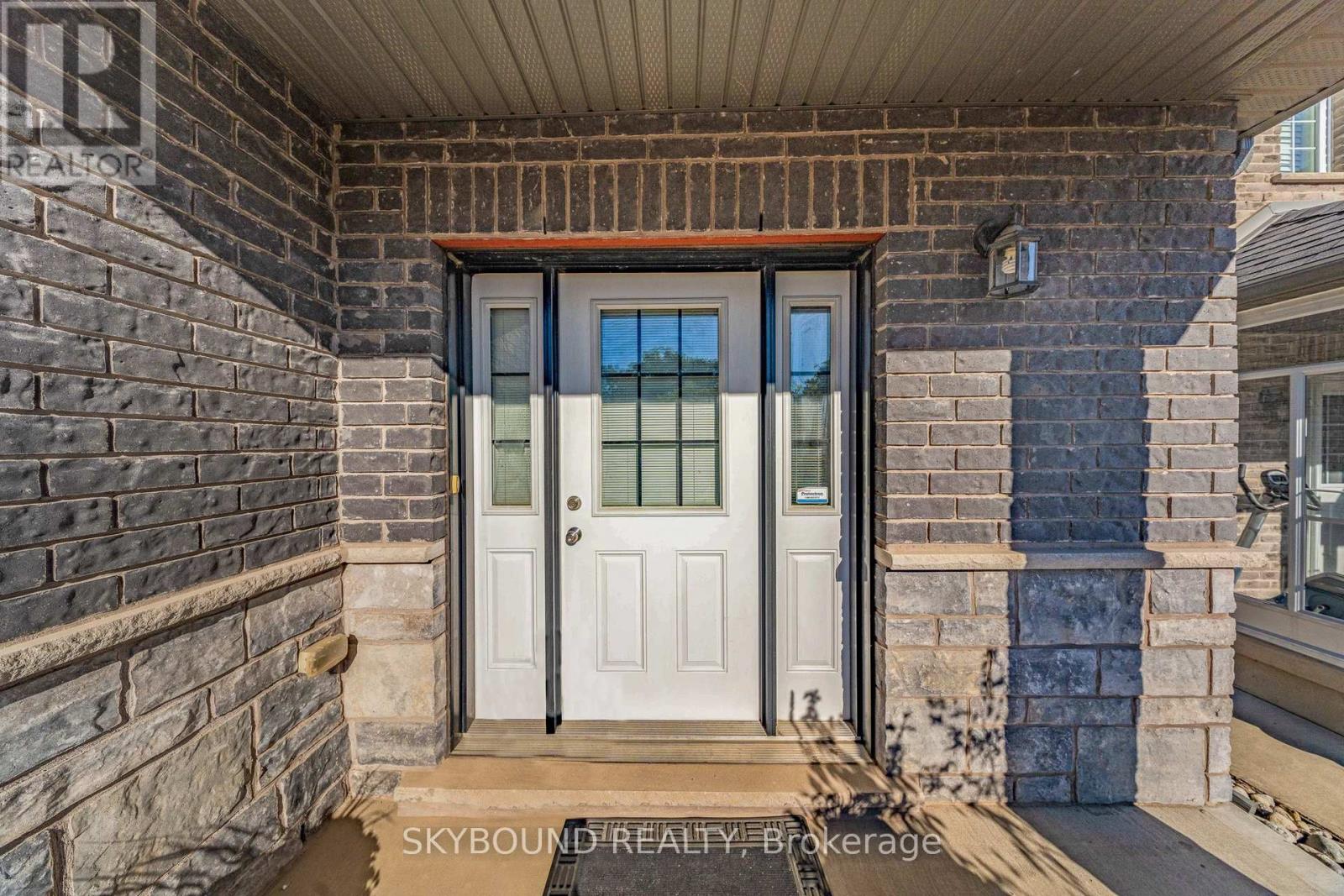 305 Wesley Boulevard, Cambridge, Ontario  N1R 5S2 - Photo 5 - X12439372