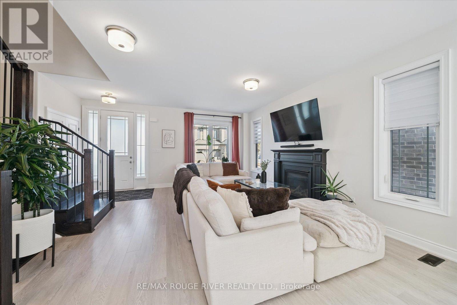 1093 Rippingale Trail, Peterborough, Ontario  K9H 0C4 - Photo 5 - X12439385