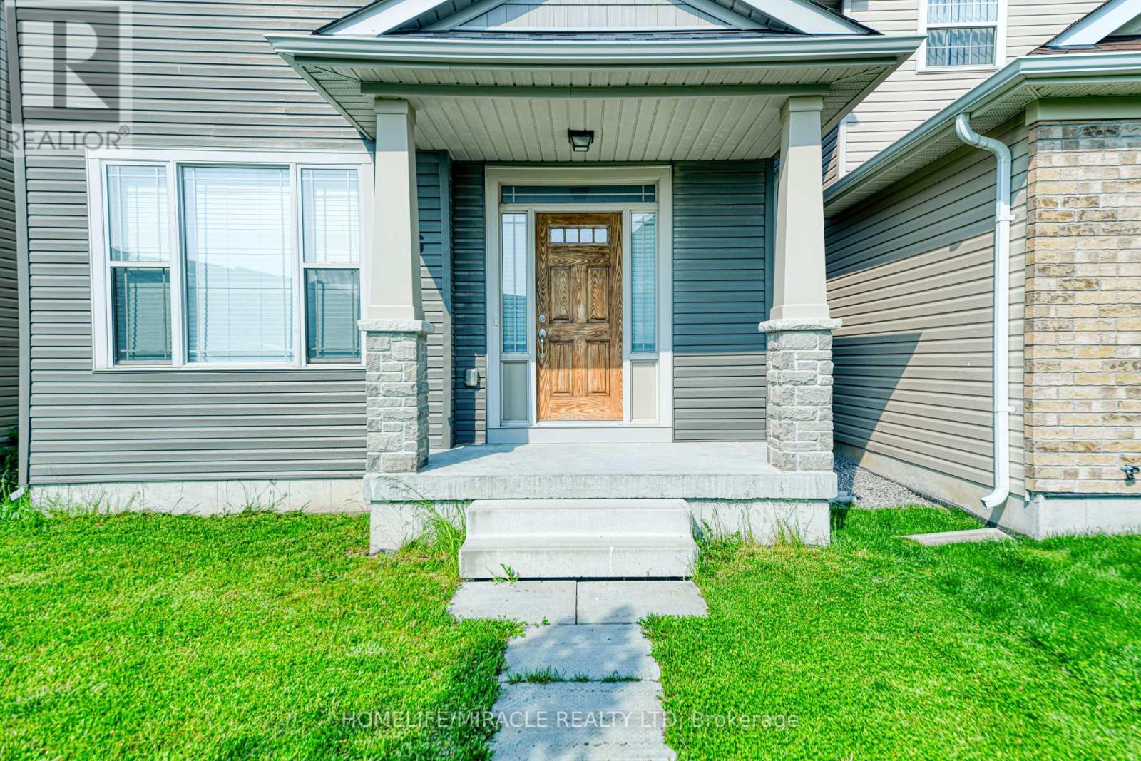 56 Flitton Avenue, Peterborough, Ontario  K9H 0G5 - Photo 4 - X12439397