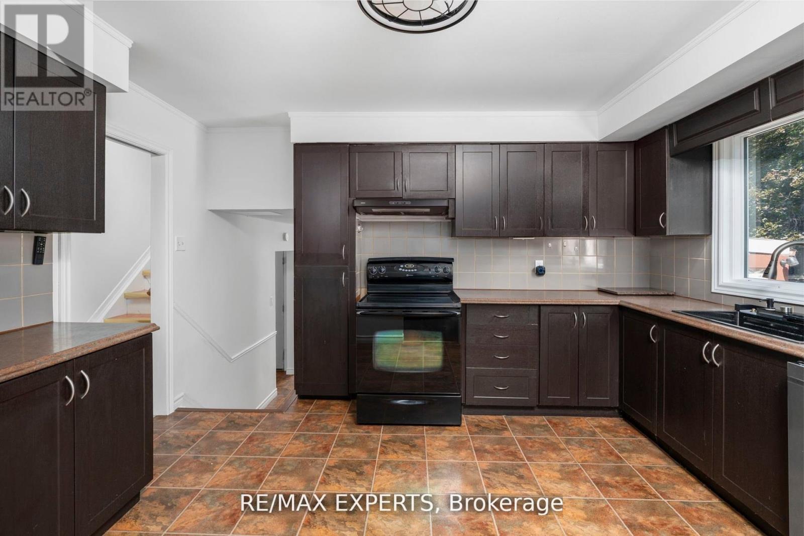 20 Michael Place, Guelph, Ontario  N1H 1Z3 - Photo 19 - X12439408
