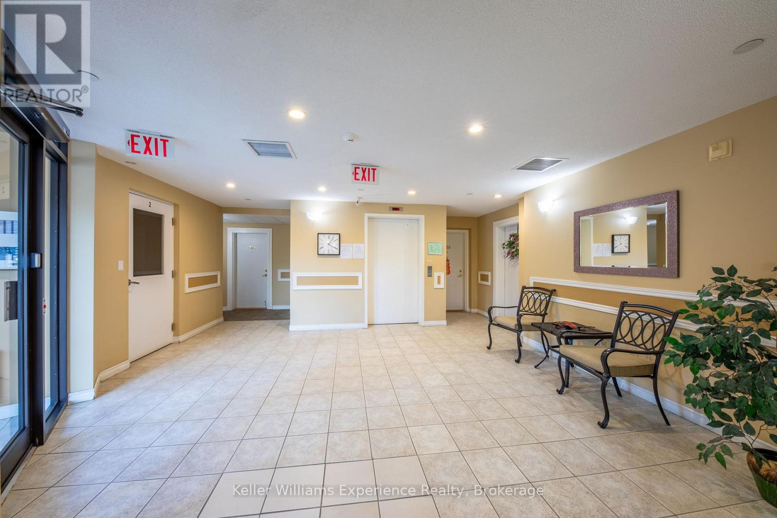 301 - 4 Beck Boulevard, Penetanguishene, Ontario  L9M 2H3 - Photo 4 - S12439602