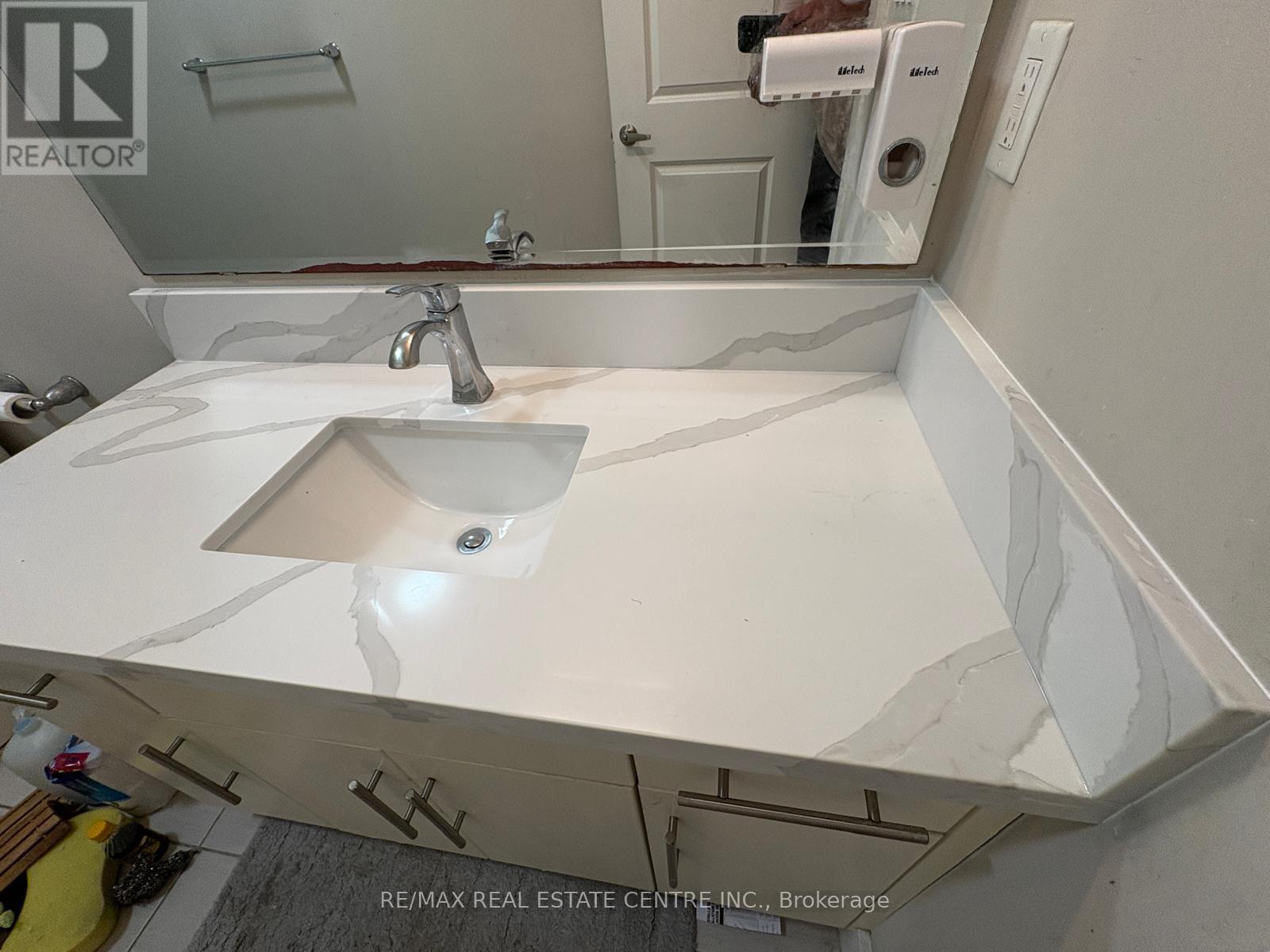 204 Forest Creek Drive, Kitchener, Ontario  N2P 2R3 - Photo 23 - X12437816