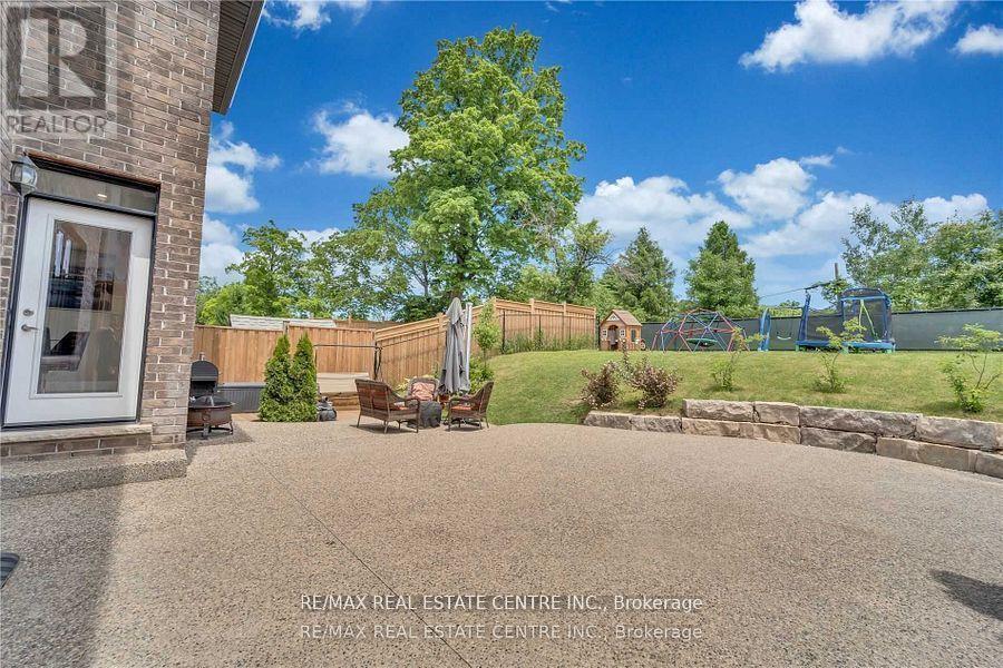 204 Forest Creek Drive, Kitchener, Ontario  N2P 2R3 - Photo 30 - X12437816
