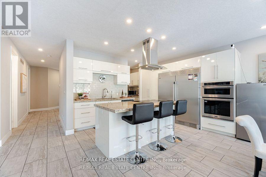 204 Forest Creek Drive, Kitchener, Ontario  N2P 2R3 - Photo 9 - X12437816