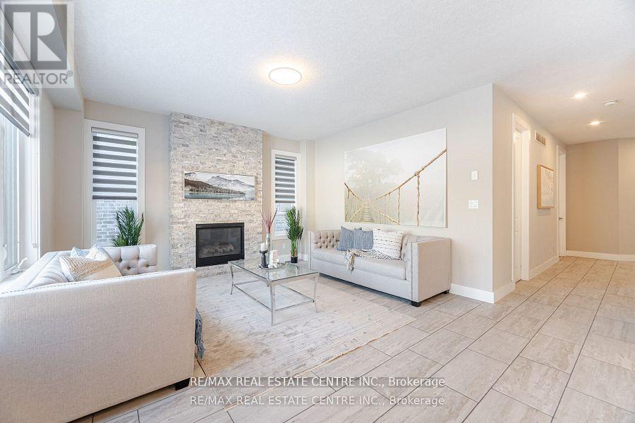204 Forest Creek Drive, Kitchener, Ontario  N2P 2R3 - Photo 7 - X12437816