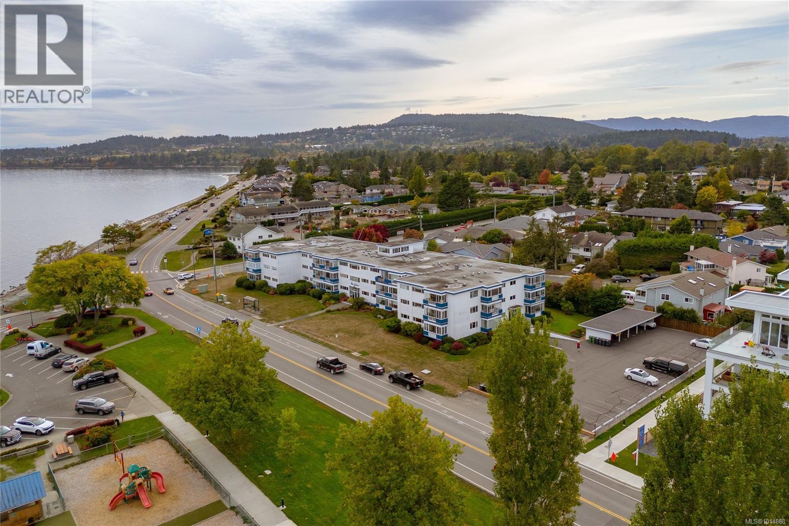 211 9560 Fifth St, Sidney, British Columbia