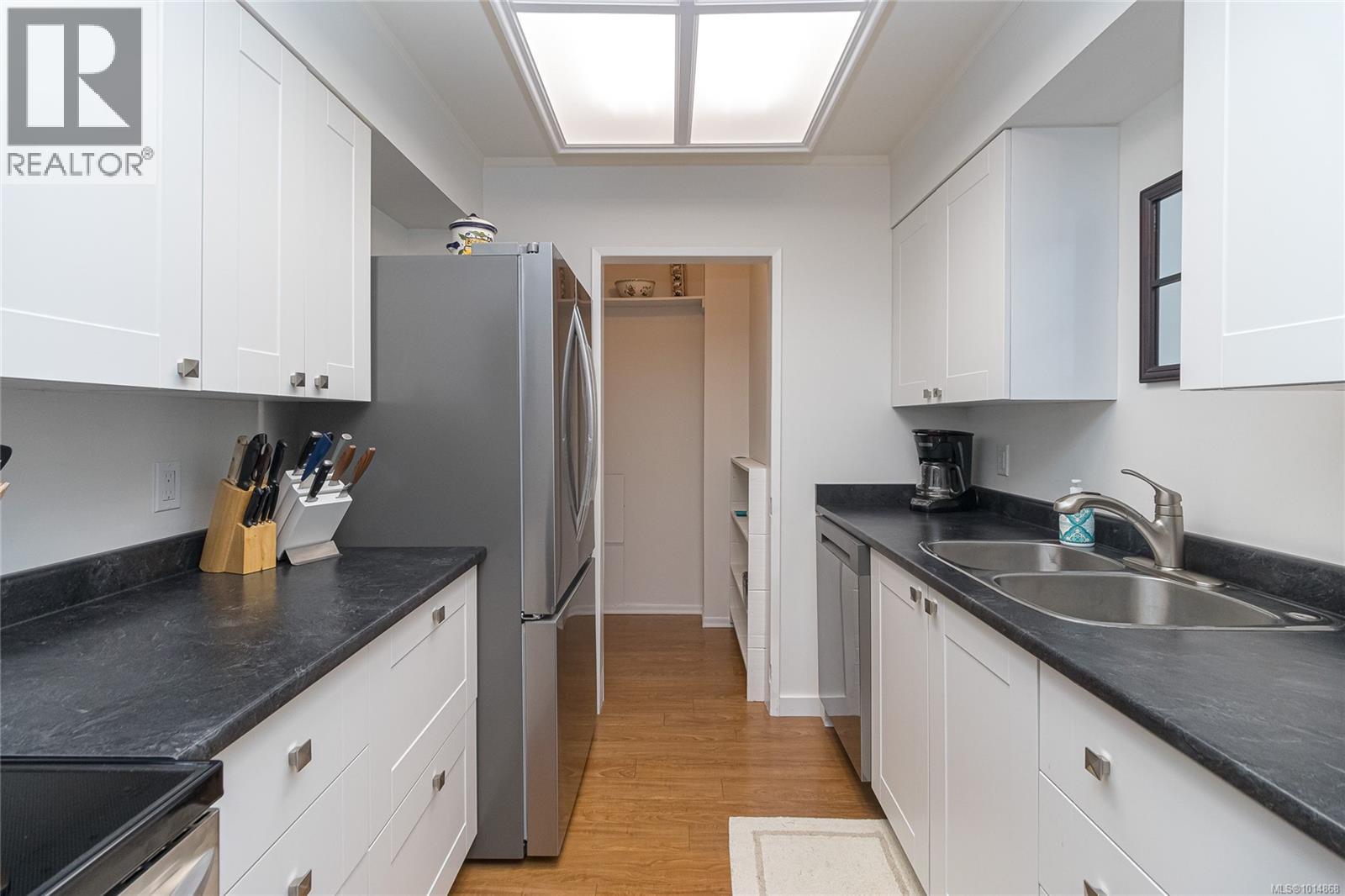 211 9560 Fifth St, Sidney, British Columbia  V8L 2W5 - Photo 8 - 1014868