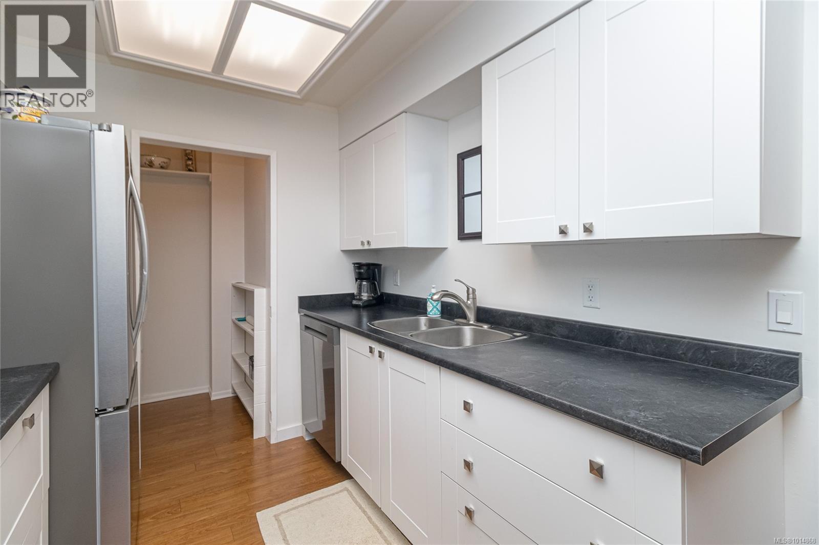 211 9560 Fifth St, Sidney, British Columbia  V8L 2W5 - Photo 9 - 1014868