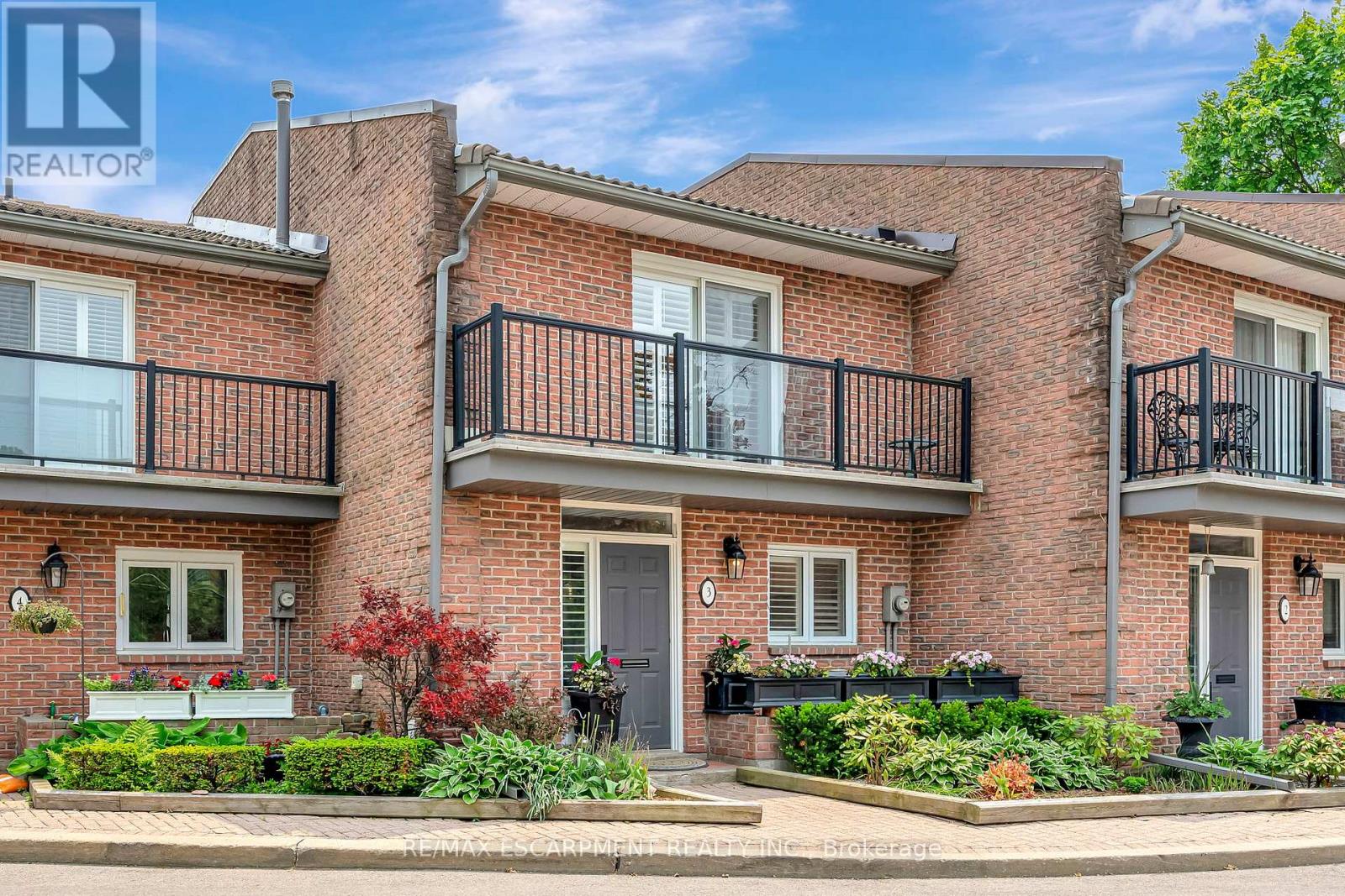 3 - 2136 Old Lakeshore Road, Burlington, Ontario  L7R 1A3 - Photo 3 - W12425384