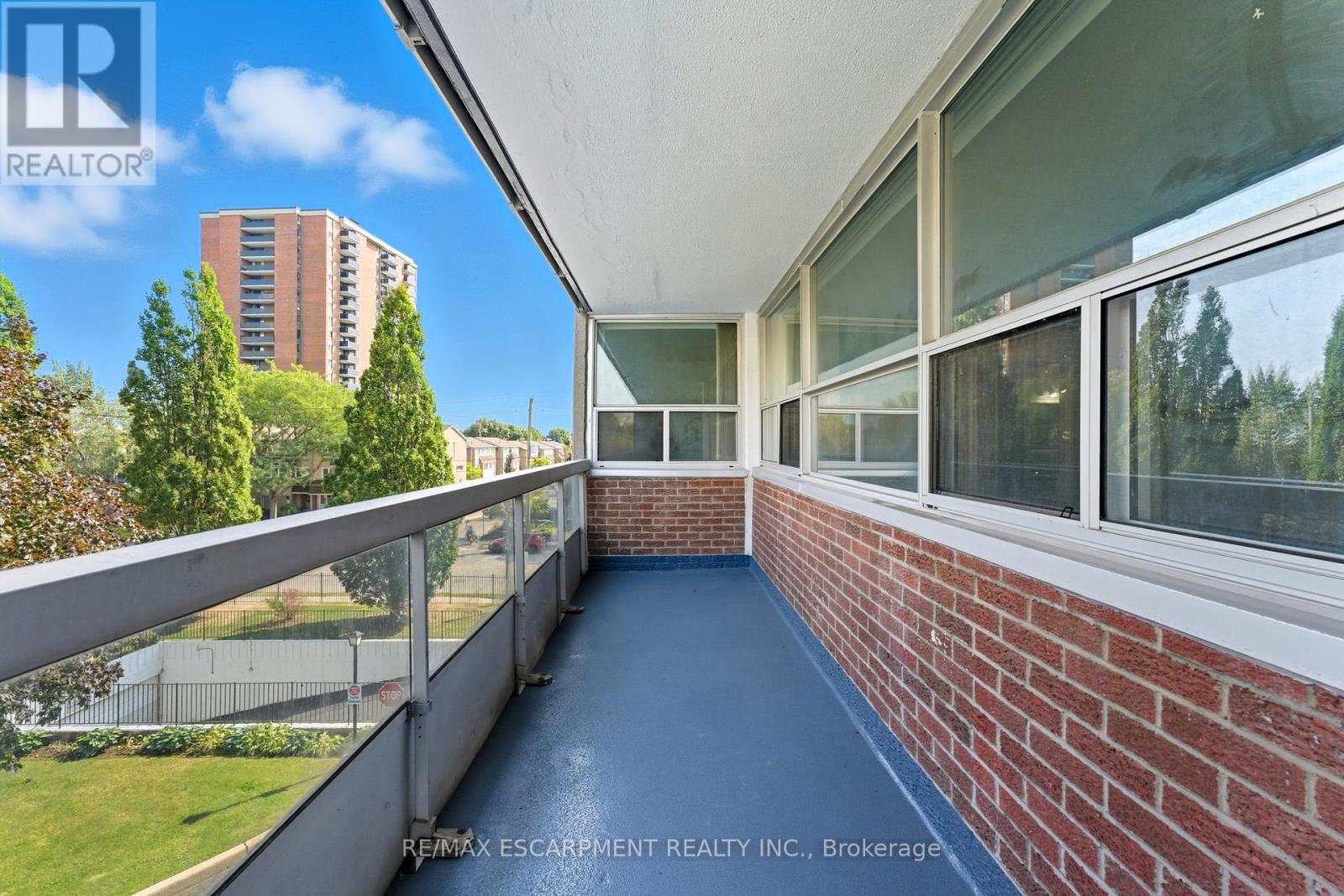 305 - 2263 Marine Drive, Oakville, Ontario  L6L 5K1 - Photo 20 - W12427965