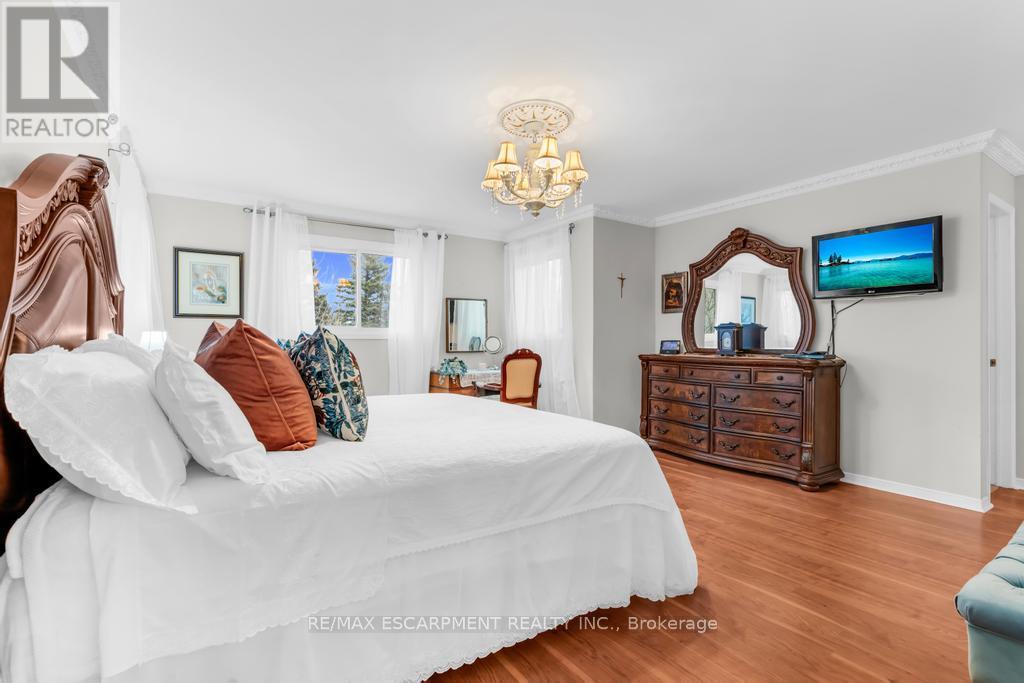 15 Deer Valley Drive, Caledon, Ontario  L7E 2E3 - Photo 23 - W12429781
