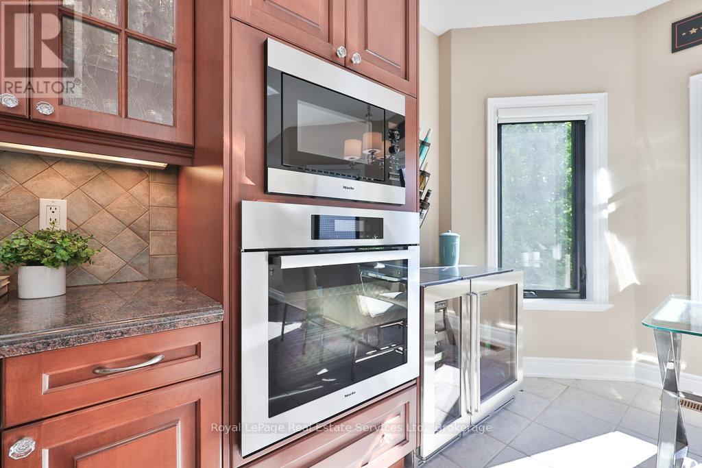 2218 Hampstead Road, Oakville, Ontario  L6H 6Y9 - Photo 15 - W12437617