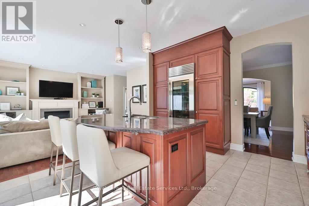2218 Hampstead Road, Oakville, Ontario  L6H 6Y9 - Photo 17 - W12437617
