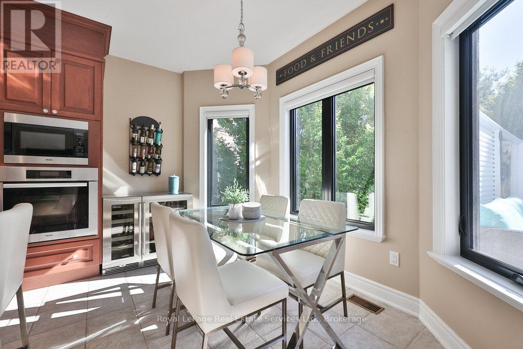 2218 Hampstead Road, Oakville, Ontario  L6H 6Y9 - Photo 16 - W12437617