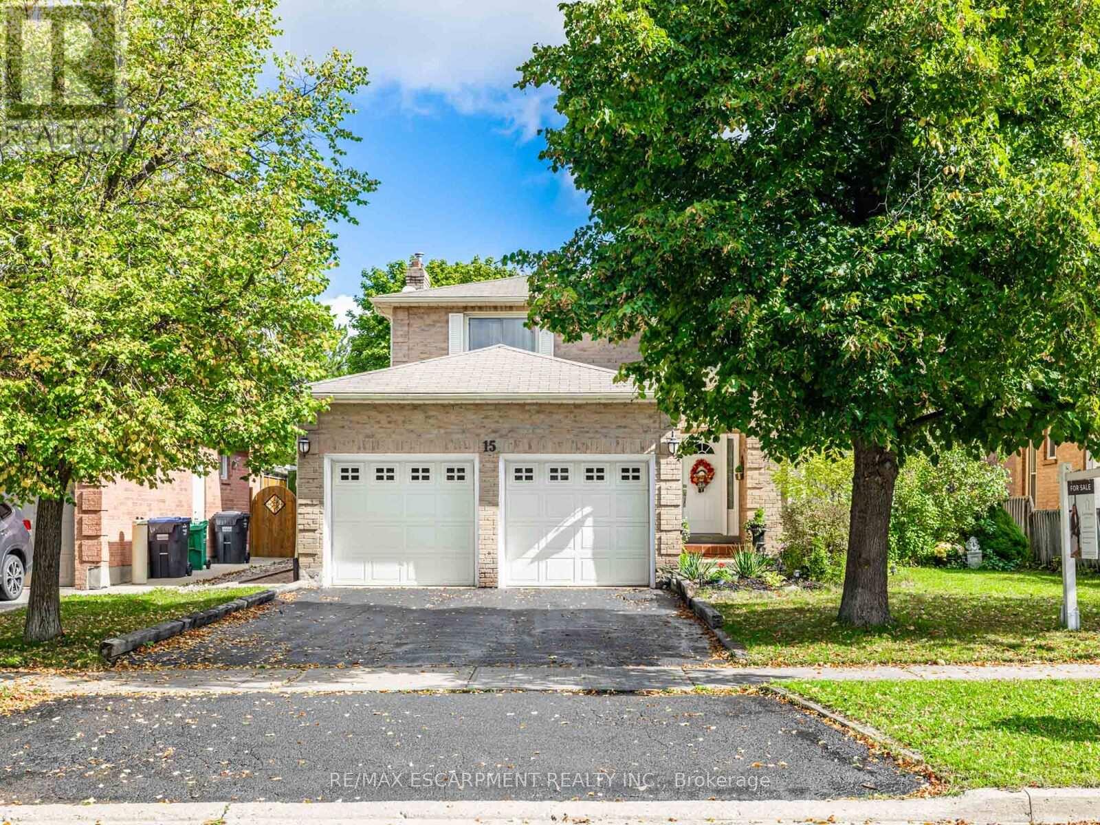 15 Deer Valley Drive, Caledon, Ontario  L7E 2E3 - Photo 2 - W12429781