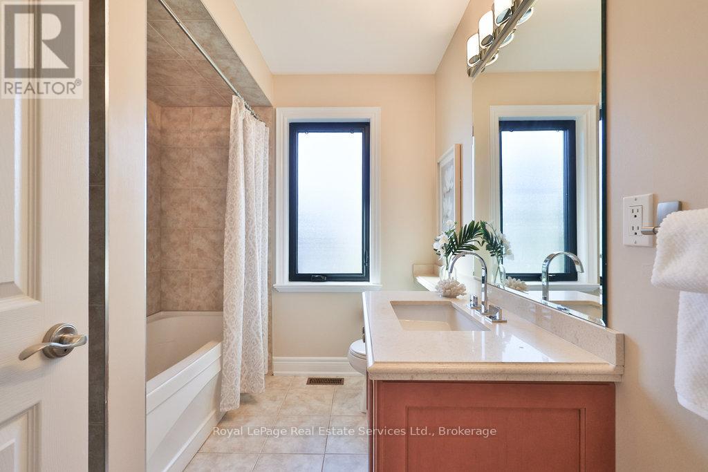 2218 Hampstead Road, Oakville, Ontario  L6H 6Y9 - Photo 37 - W12437617