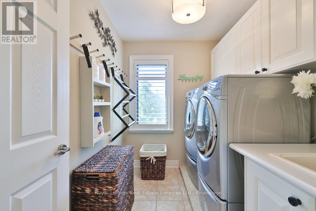 2218 Hampstead Road, Oakville, Ontario  L6H 6Y9 - Photo 40 - W12437617