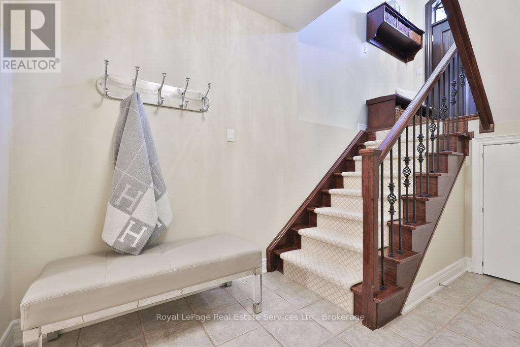 2218 Hampstead Road, Oakville, Ontario  L6H 6Y9 - Photo 41 - W12437617