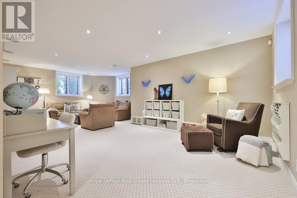 2218 Hampstead Road, Oakville, Ontario  L6H 6Y9 - Photo 44 - W12437617