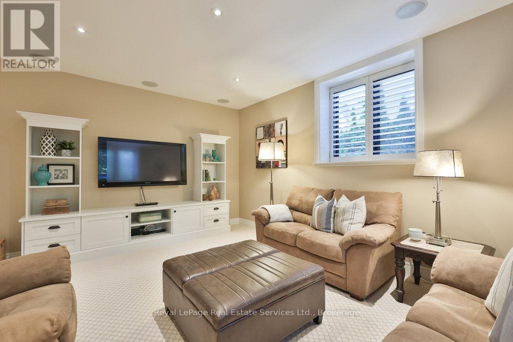 2218 Hampstead Road, Oakville, Ontario  L6H 6Y9 - Photo 45 - W12437617