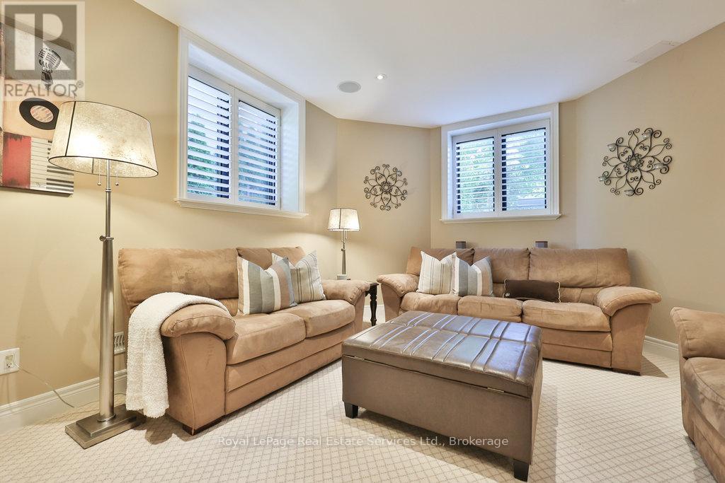 2218 Hampstead Road, Oakville, Ontario  L6H 6Y9 - Photo 46 - W12437617