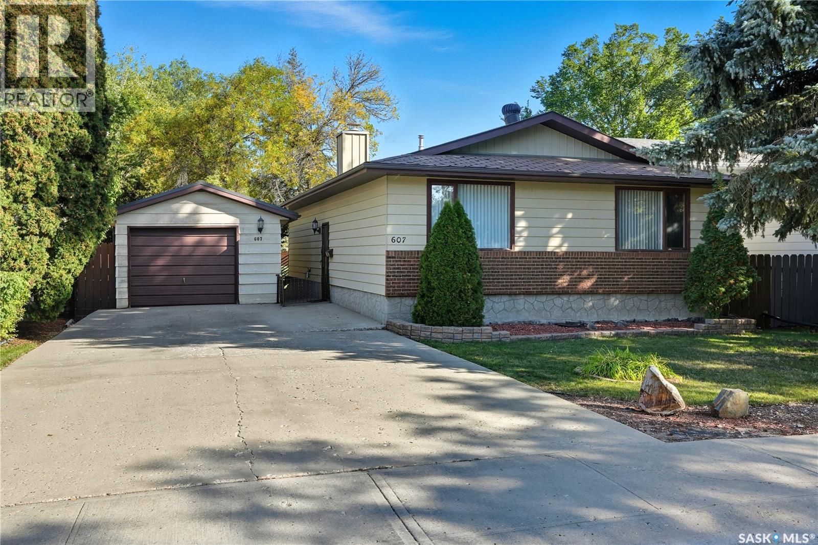 607 Kelsey Street N, Regina, Saskatchewan  S4X 1V6 - Photo 2 - SK019779