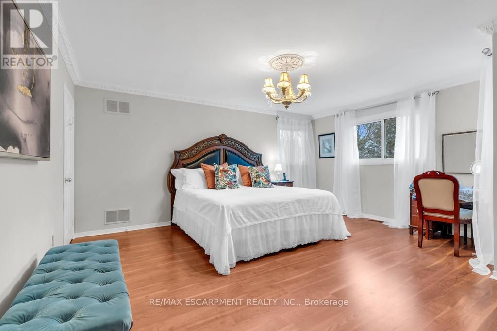 15 Deer Valley Drive, Caledon, Ontario  L7E 2E3 - Photo 24 - W12429781