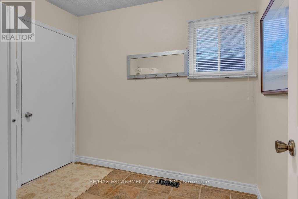 15 Deer Valley Drive, Caledon, Ontario  L7E 2E3 - Photo 20 - W12429781
