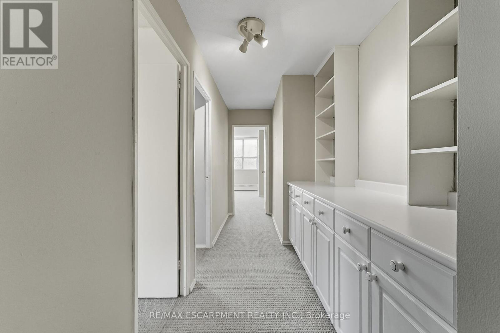 305 - 2263 Marine Drive, Oakville, Ontario  L6L 5K1 - Photo 15 - W12427965