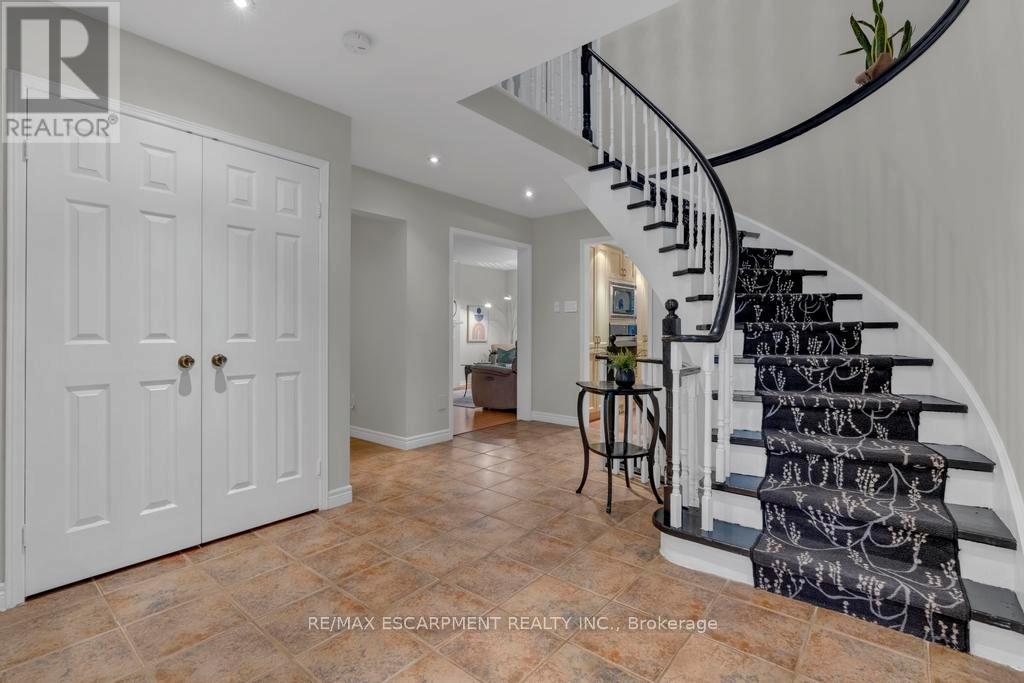 15 Deer Valley Drive, Caledon, Ontario  L7E 2E3 - Photo 7 - W12429781
